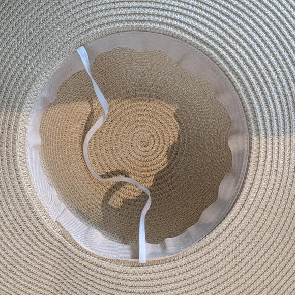 Straw hat, very wide brim, black ribbon - Picture 4 of 4